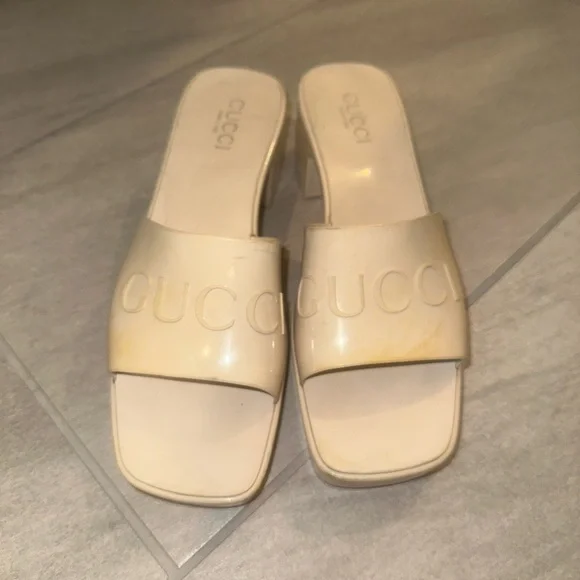 Gucci Women's Cream Slide Sandals - Picture 7 of 9